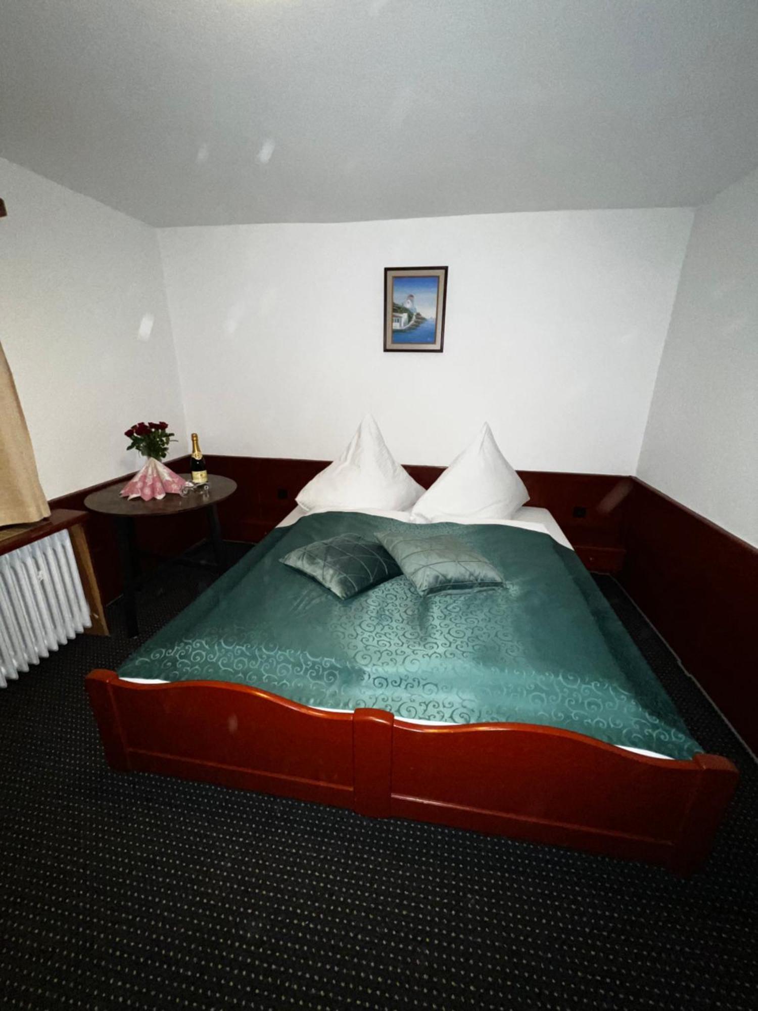 Gasthof Stern Asteri Frickenhausen  Екстериор снимка